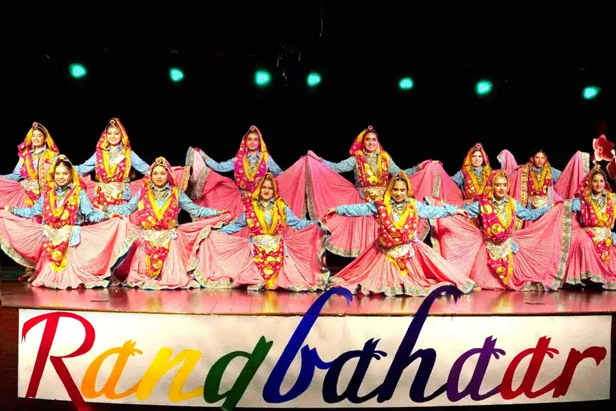 Rangbahaar in full production